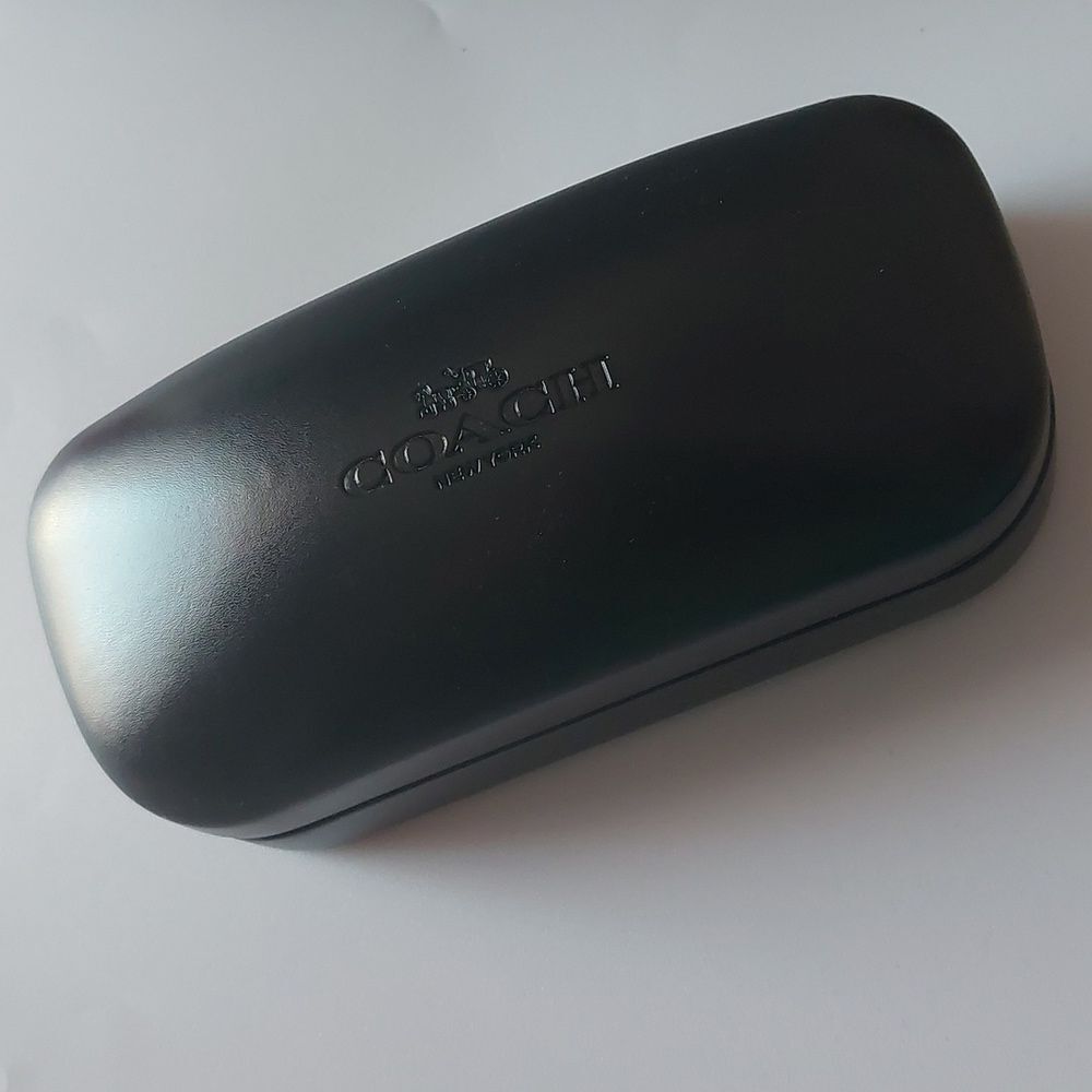 Coach New York Black Clam Style Sunglasses Hard Case comes with cleaning cloth